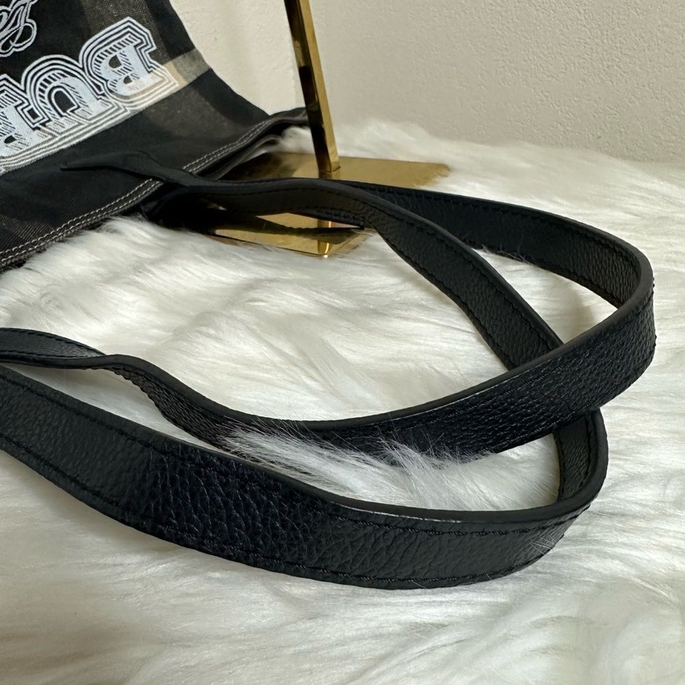 💯 Authentic Burberry Doodle Tote🍀 - Picture 5 of 16